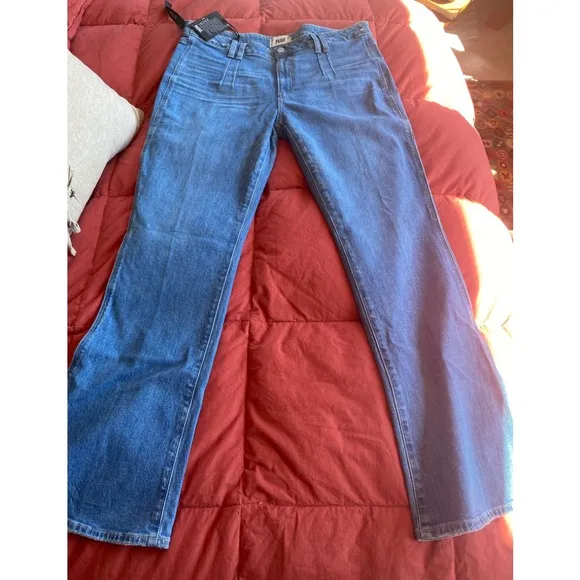 PAIGE Manhattan Jeans