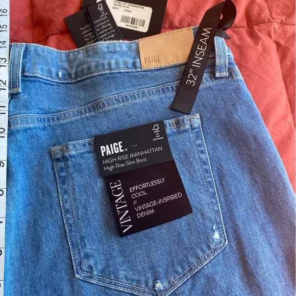 PAIGE Manhattan Jeans