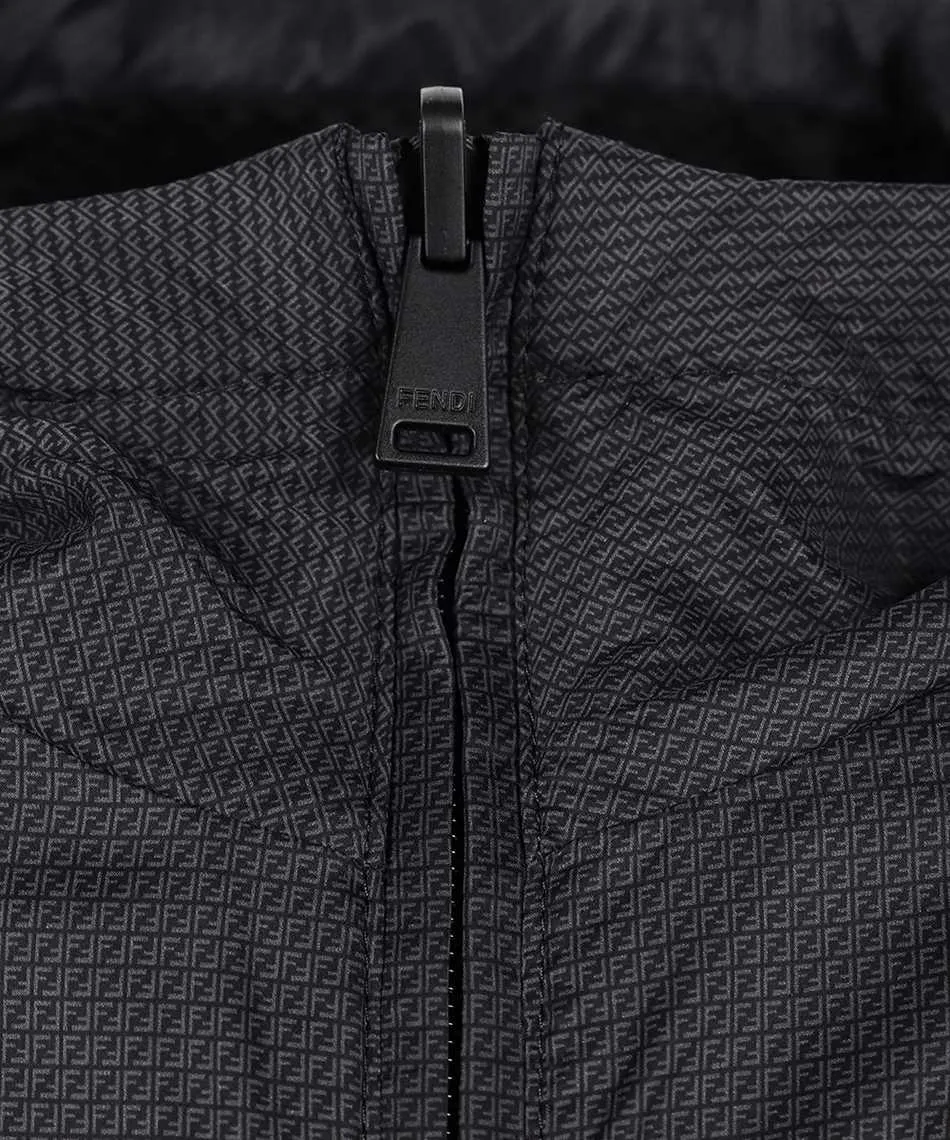 Reversible hooded windbreaker
