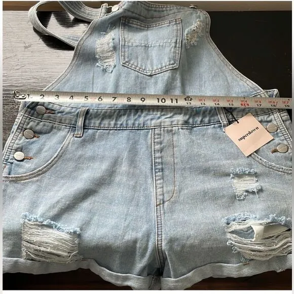 Revolve Superdown Meghan Distressed Short Overalls Shortall Denim Light Wash L