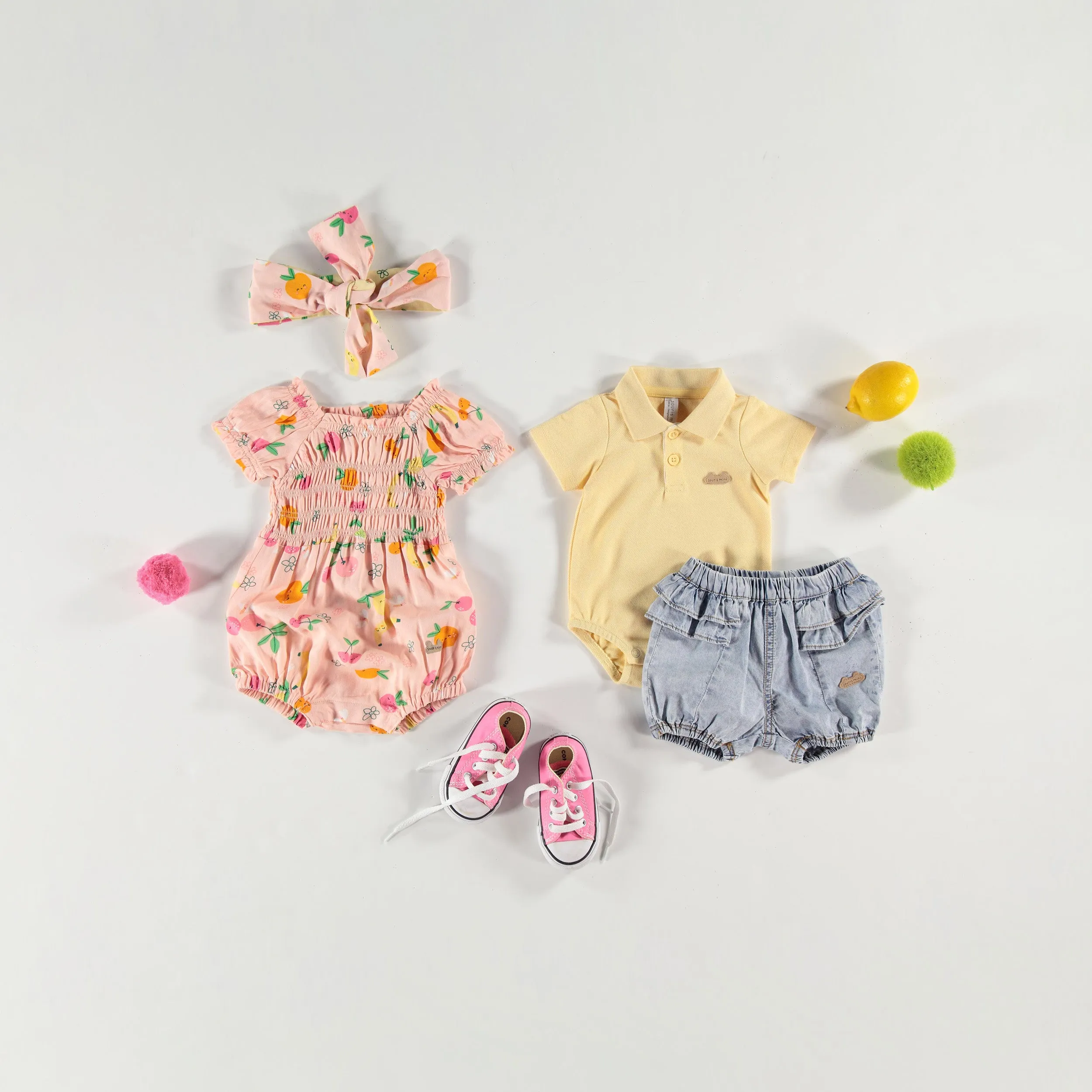 Short en denim bleu pâle avec volants, naissance || Pale blue short in denim with ruffles, newborn