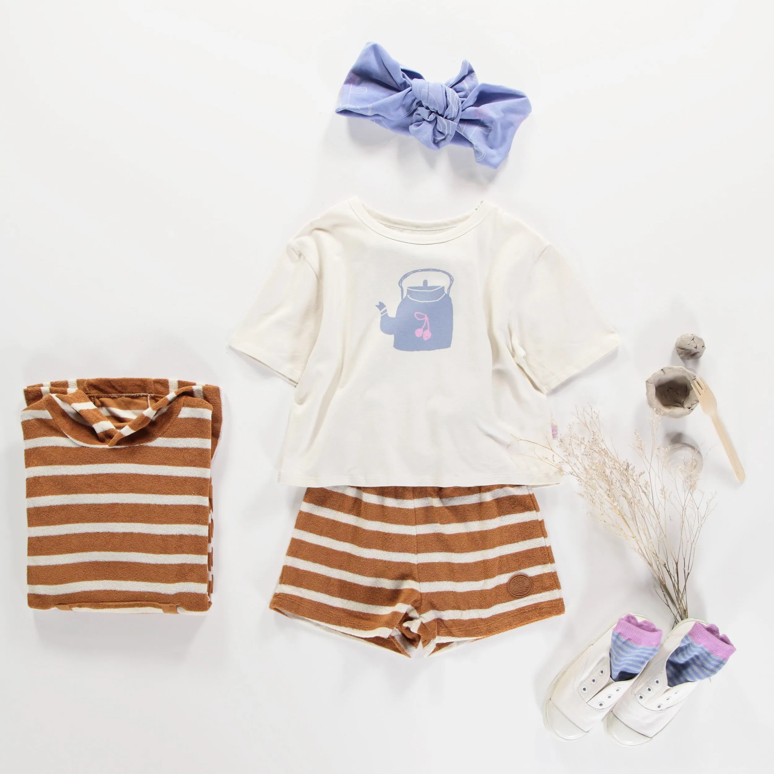 Short ligné caramel et crème en ratine, enfant || Caramel and cream striped short in terry, child