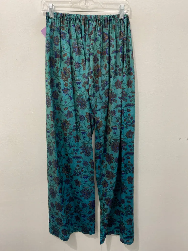Size Medium No Label Teal Print Pants