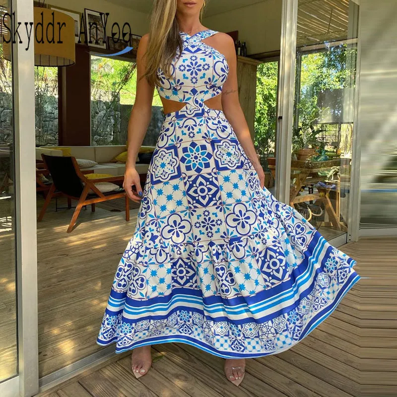 Sleeveless Vintage Halter Dress with Printed Design