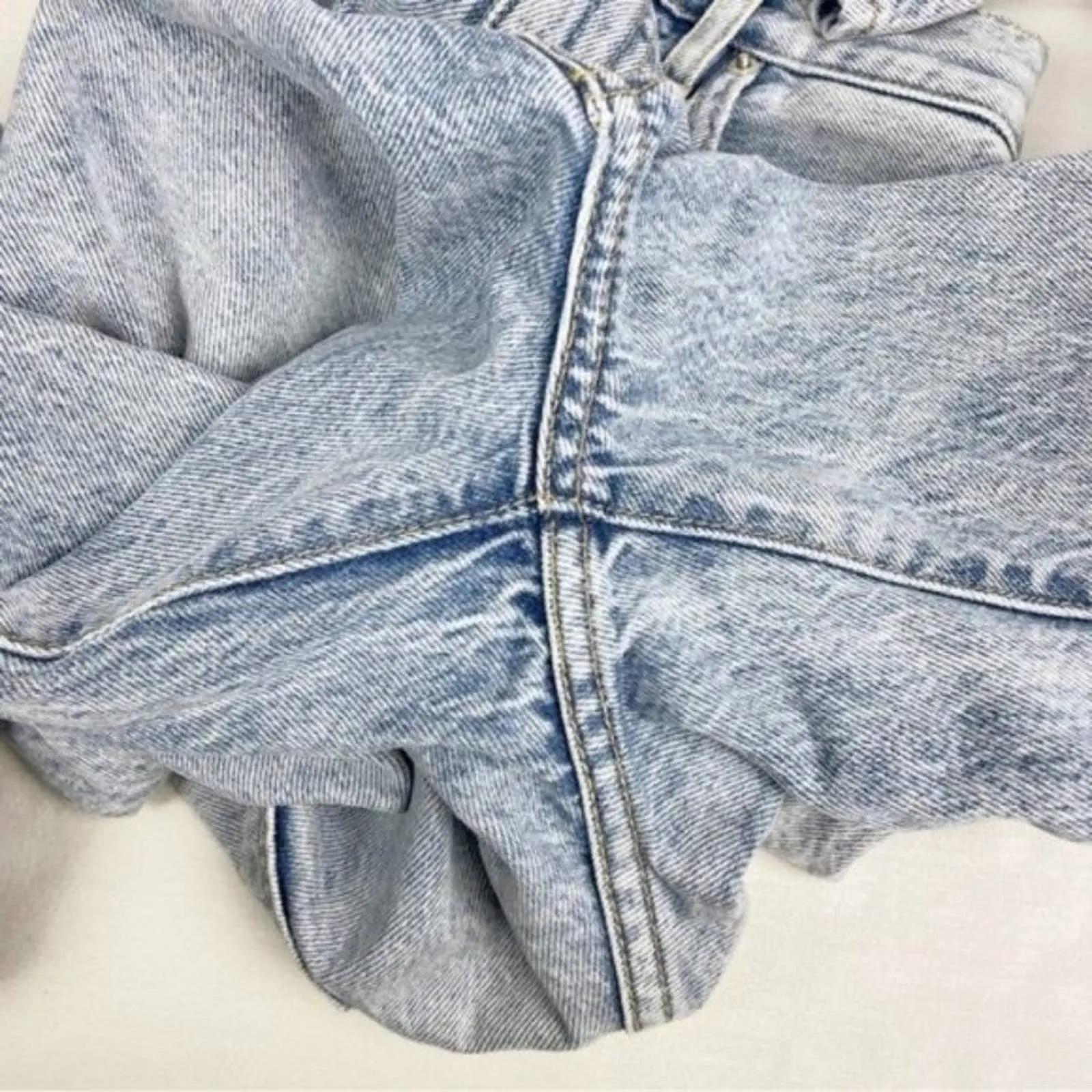 SLVRLAKE Dakota High Rise Relaxed Fit Crosby Light Acid Wash Denim Blue Jeans Size 26