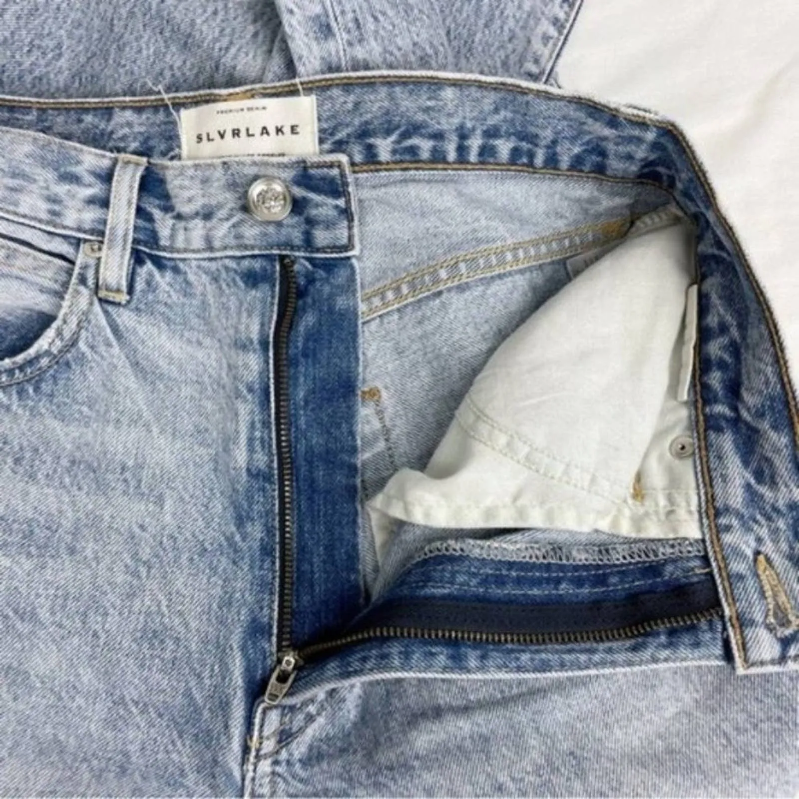 SLVRLAKE Dakota High Rise Relaxed Fit Crosby Light Acid Wash Denim Blue Jeans Size 26