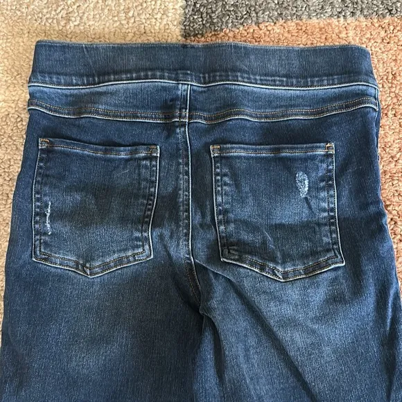 Spanx High Rise Pull On Skinny Jeans Medium Wash with Raw Hem Size Small