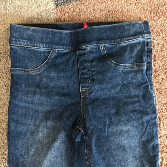 Spanx High Rise Pull On Skinny Jeans Medium Wash with Raw Hem Size Small