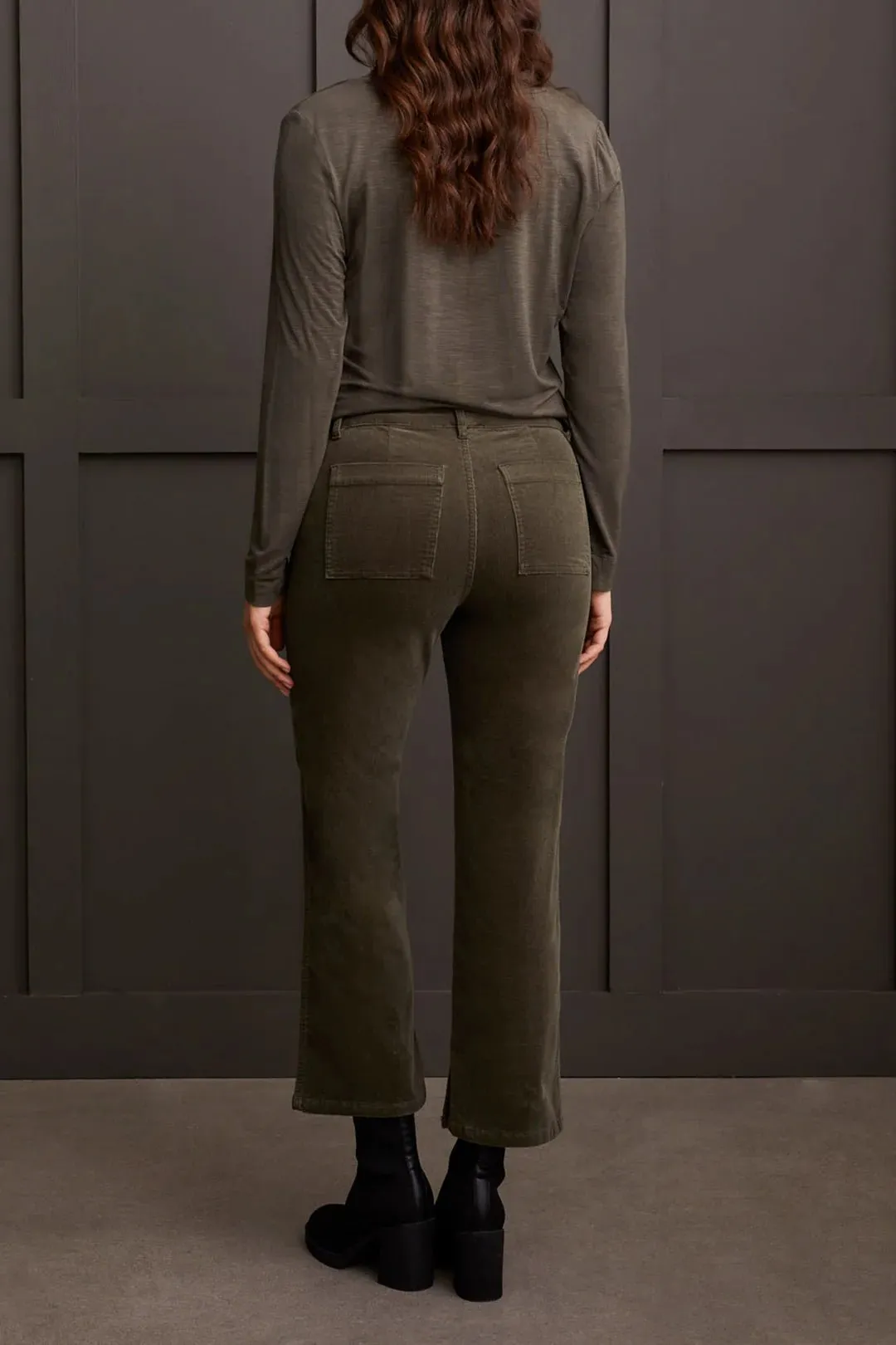 Stretch Corduroy Straight Leg Pant