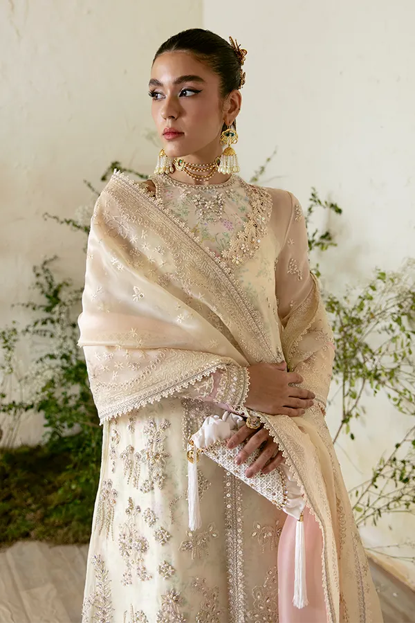 SUFFUSE | FREESHIA RTW '23 | JAHAN