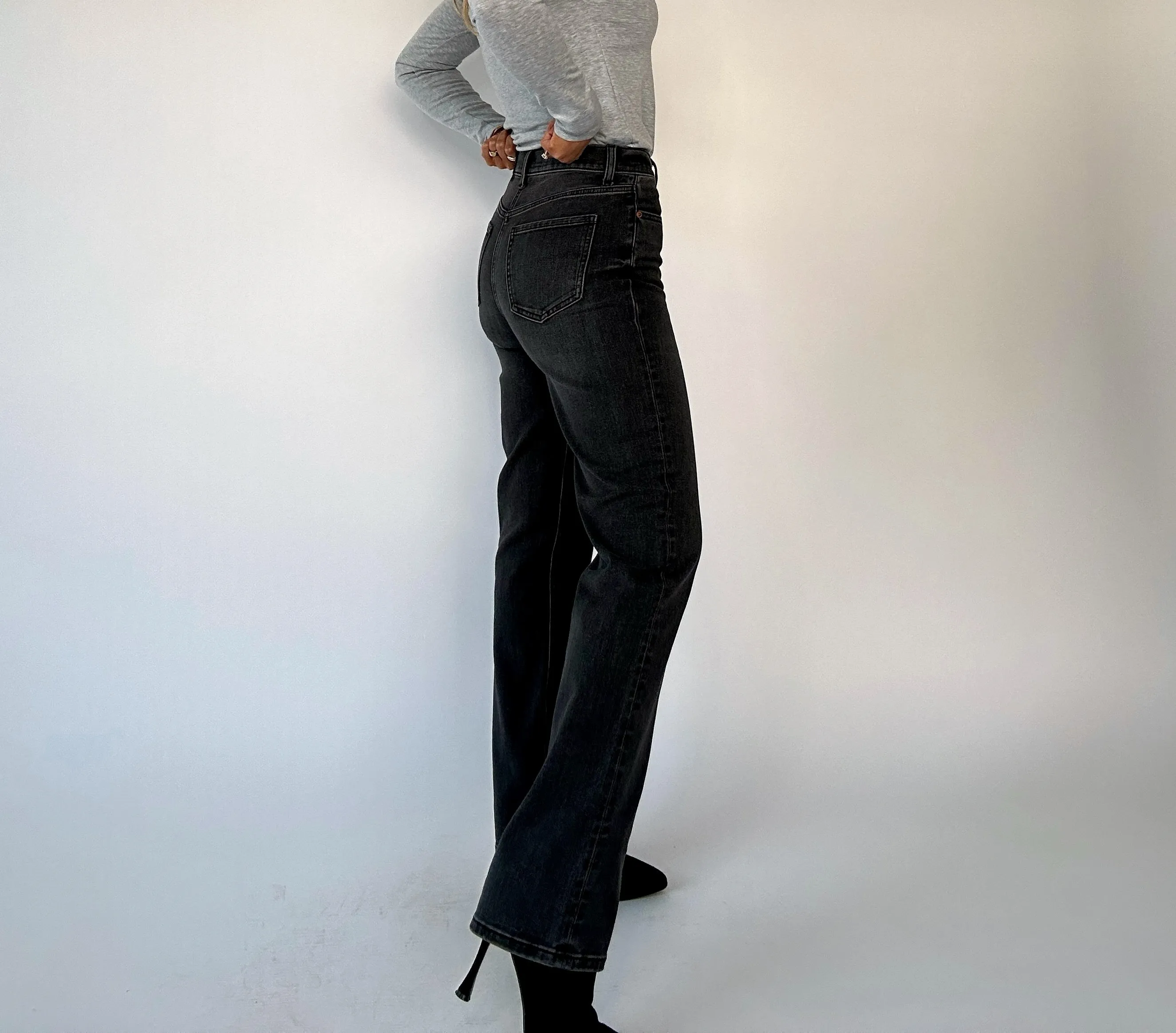Sundaze High Rise Vintage Straight Jeans - Black