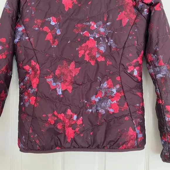 THE NORTH FACE Ladies Burgundy Pink Floral Puffer Quilted LOGO Jack Coat Size S