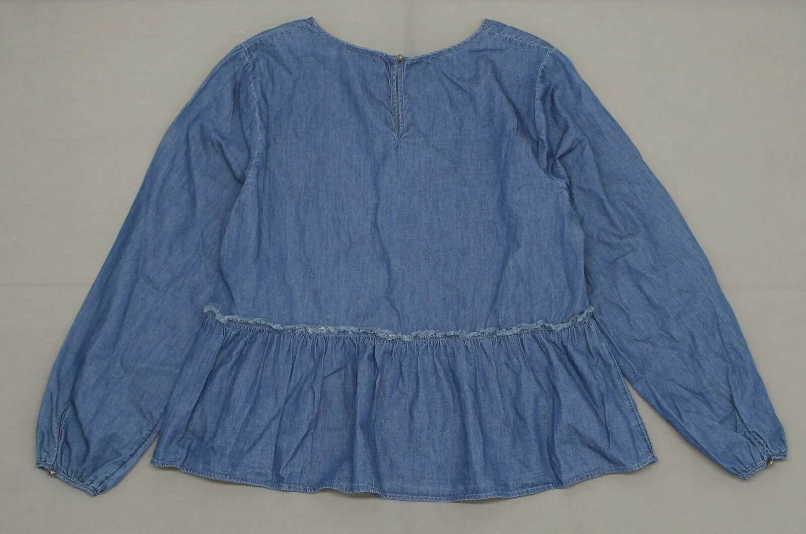 Universal Thread Women's Long Sleeve Chambray Peplum Blouse Shirt Top