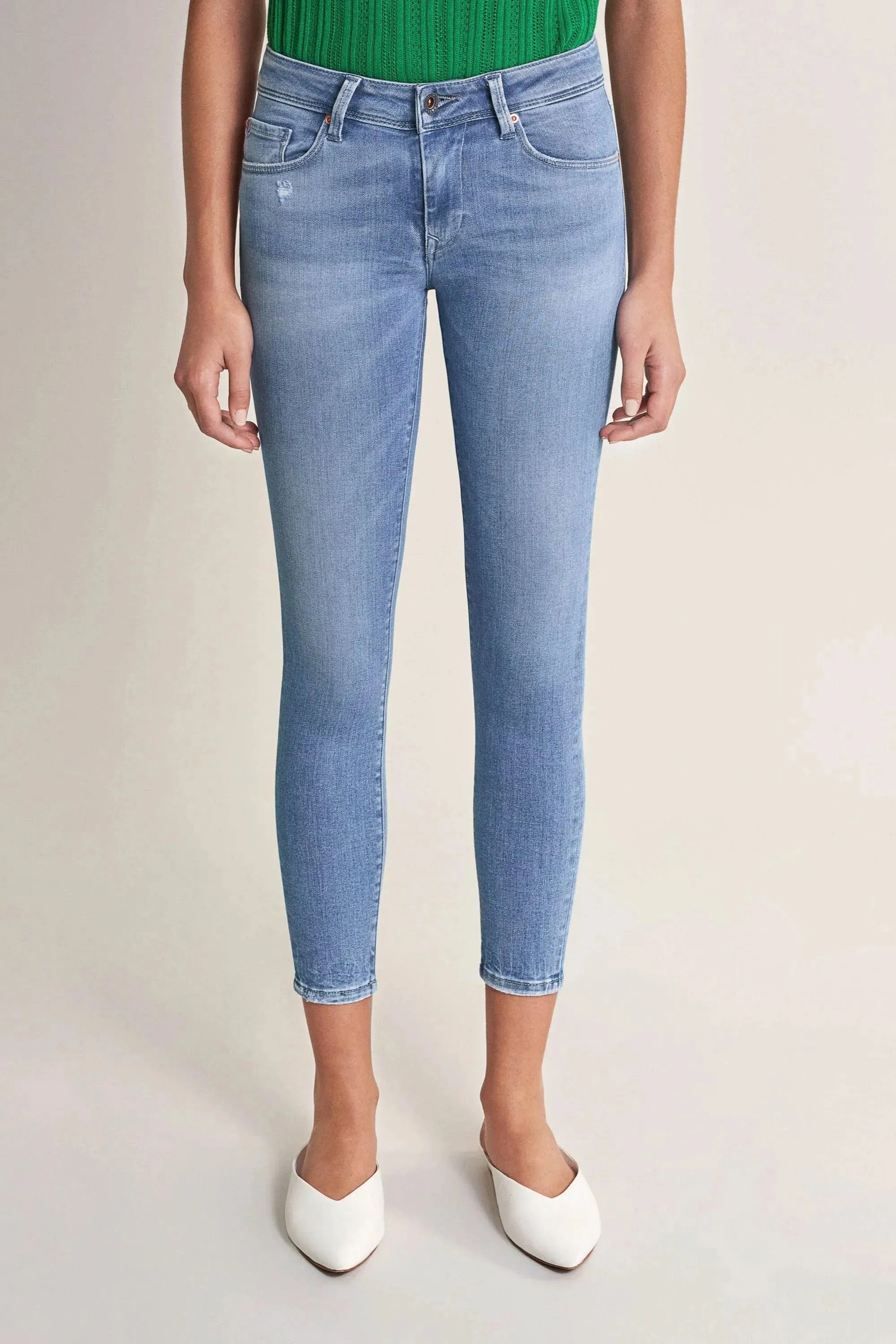 VAQUEROS COLETTE CAPRI DENIM CLARO