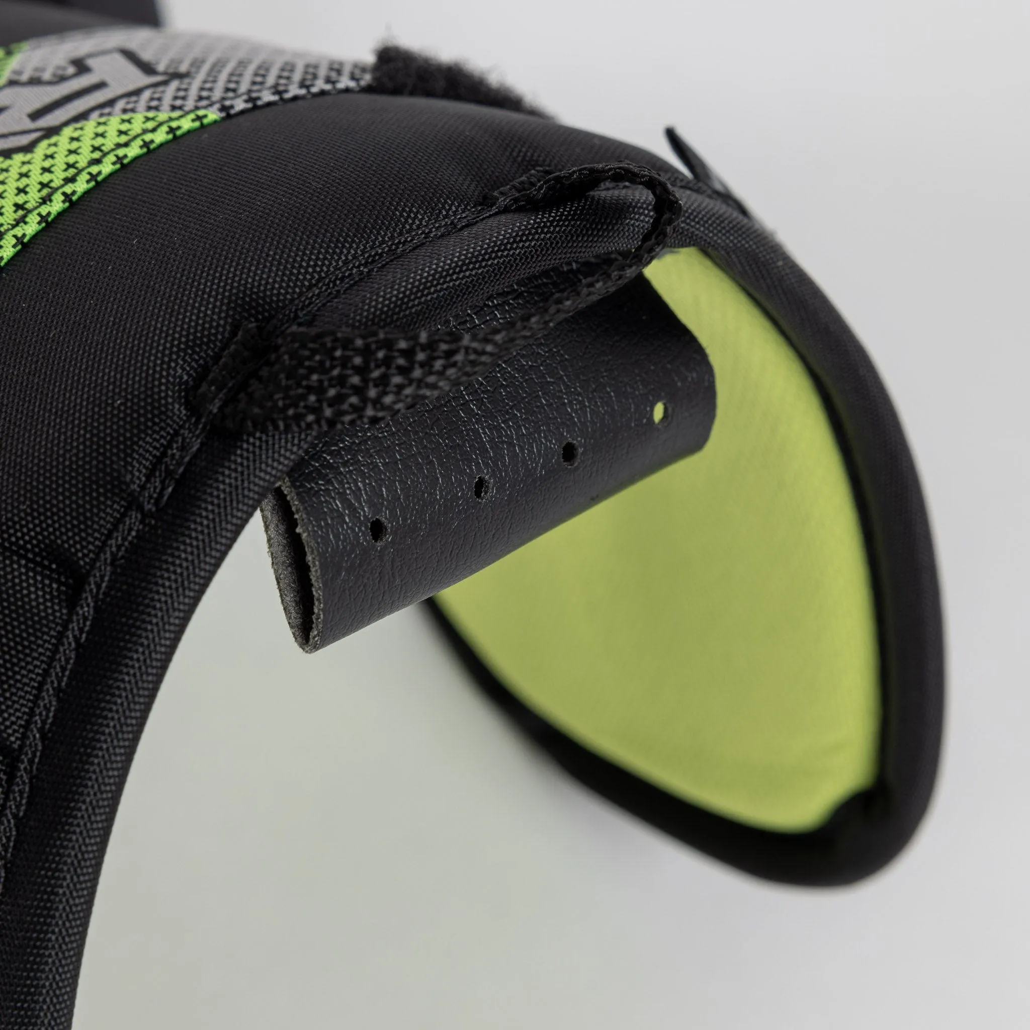 Warrior Ritual X4 E Intermediate Goalie Knee Pads
