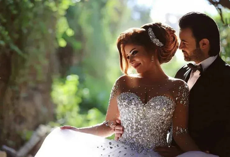 Wedding Dresses Luxury Crystal Bridal Gowns Custom Made Lace Up Beads Sheer Long Sleeves Crystals Backless Floor Length Tulle